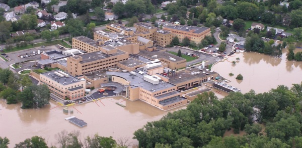 A FEMA funded floodwall and 11 passive FloodBreak floodgates prevent flooding of hospital