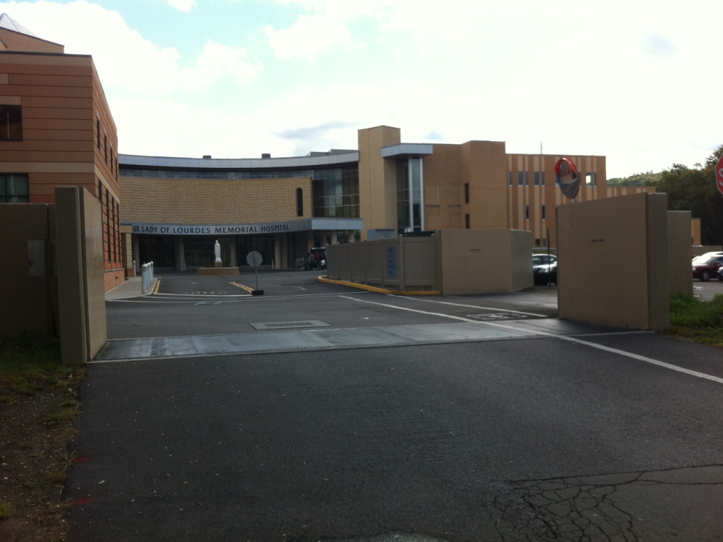 Lourdes_new building entrance_vehicle gates