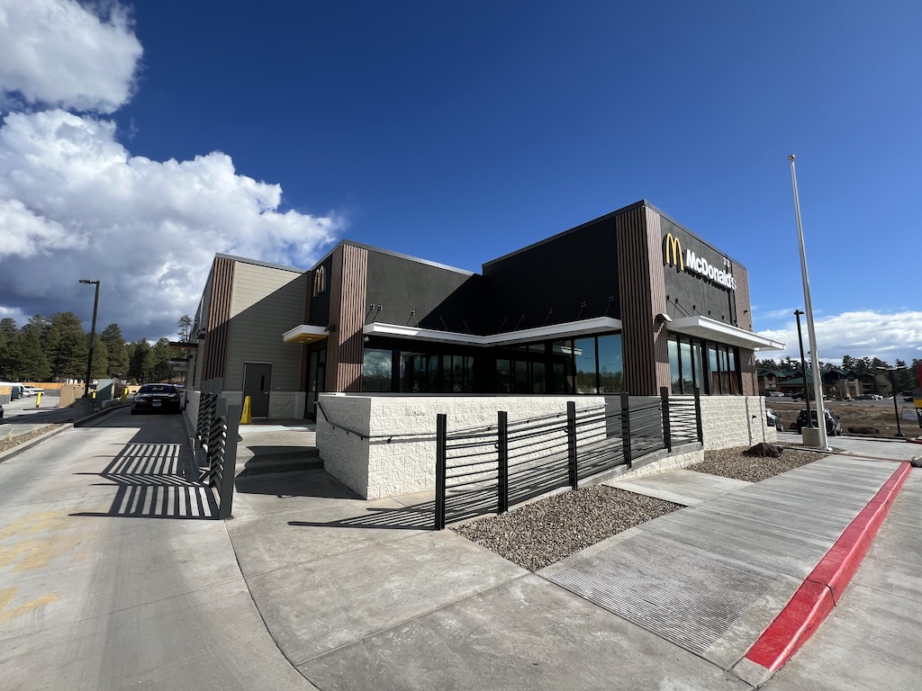 Tusayan AZ McDonald's - passive automatic flood barrier_6585 smfile