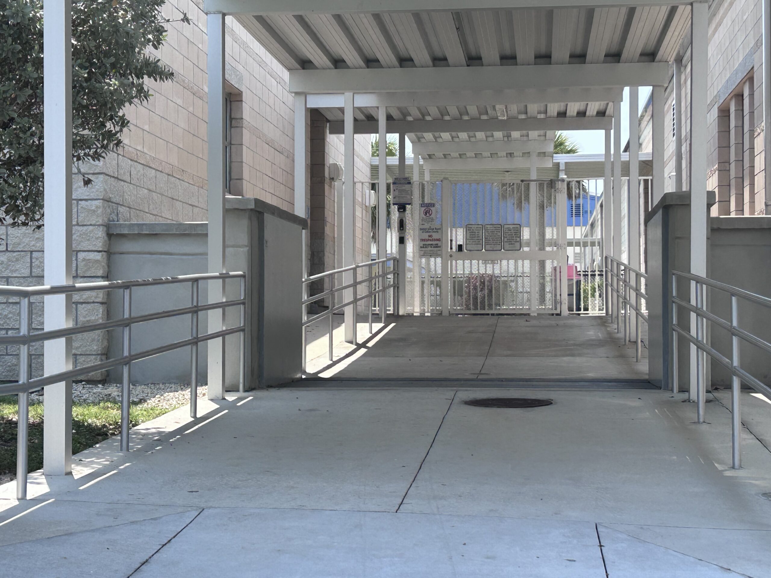 EvergladesCitySchoolFloodBreakFloodgates1