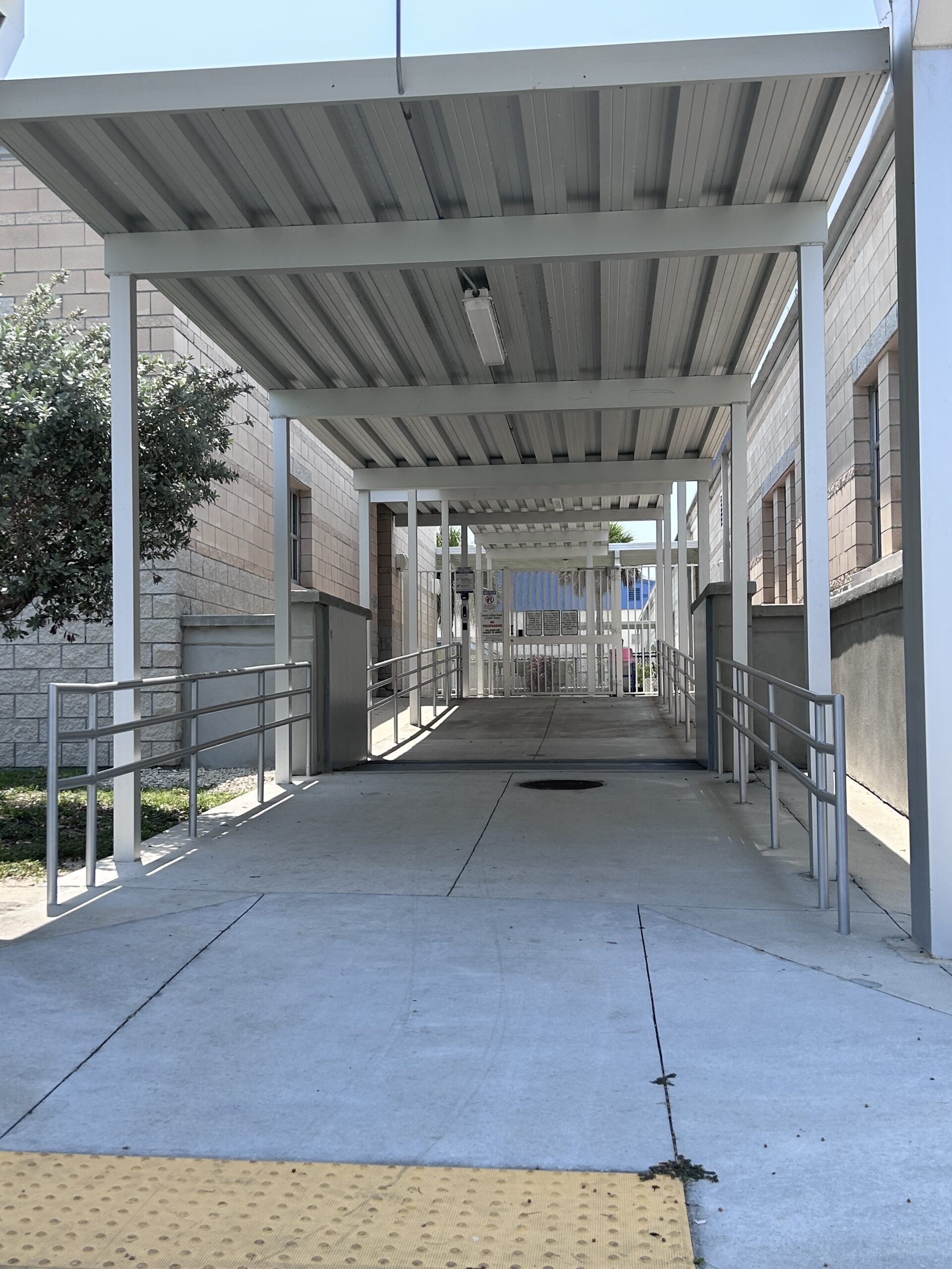 EvergladesCitySchoolFloodBreakFloodgates2