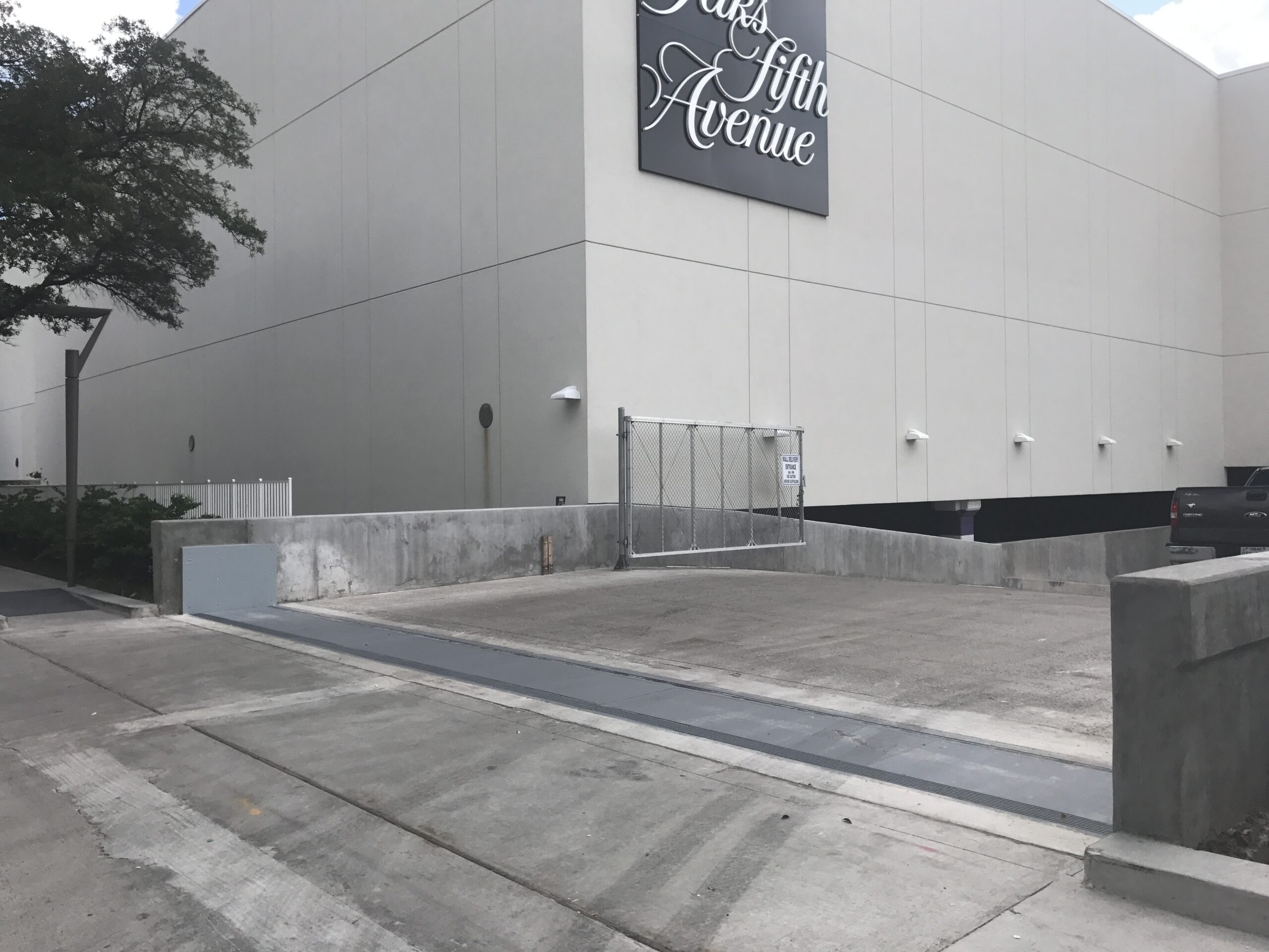 FloodBreak Floodgate at Galleria - Sage entrance 1