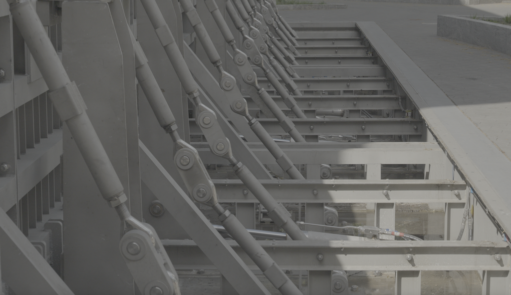 FloodBreak automatic floodgate deployed to protect Museum of Jewish Heritage in Battery Park City